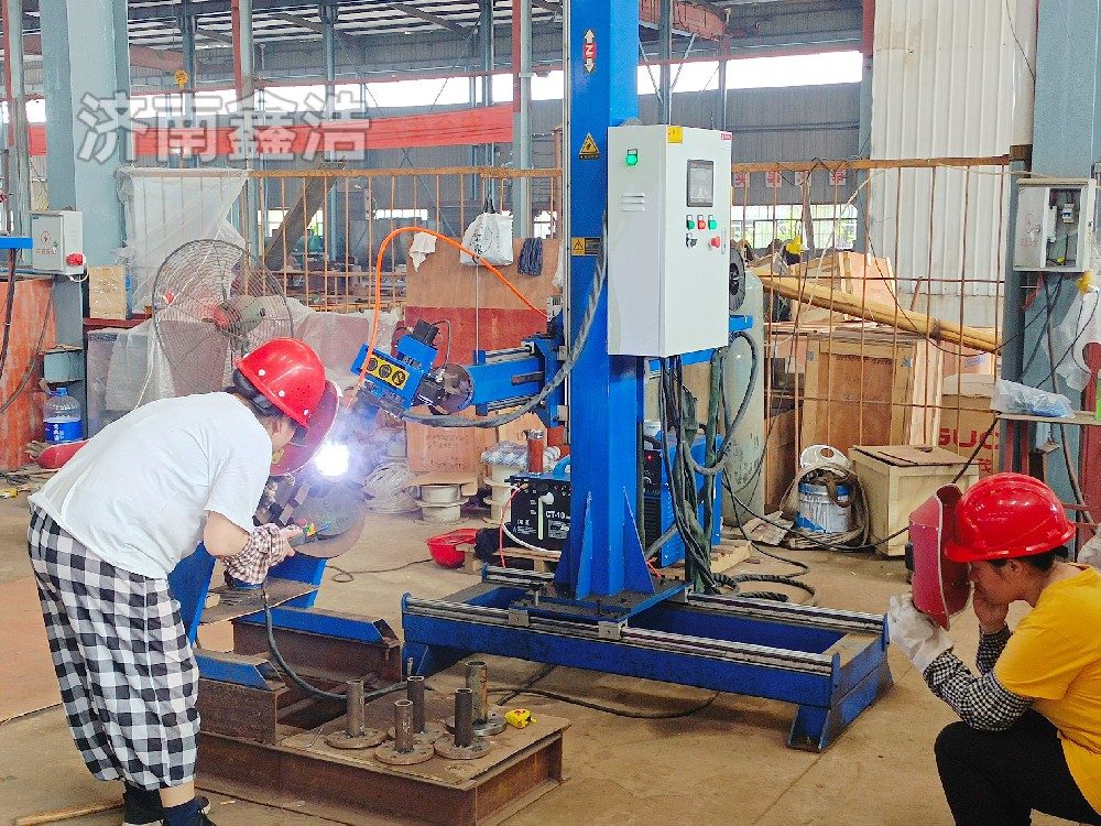 江西法蘭環(huán)縫焊接，鑫浩焊接操作機(jī)調(diào)試